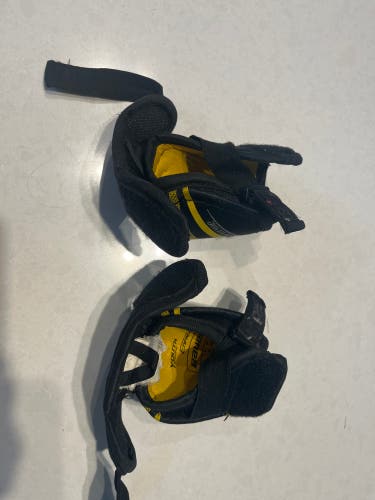 Youth Small Bauer Supreme TotalOne MX3 Elbow Pads (Used)