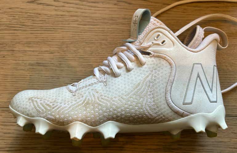 Youth New Balance Freeze 3 Mid Top Molded Cleats – White | Size Men's 4.0 | Good Used Condition