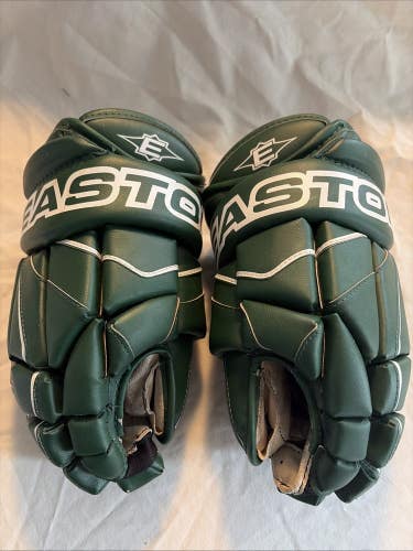 Int Size 12 Easton S5 Ice Hockey Player Gloves.  Green. Excellent Condition