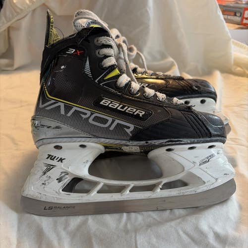 Junior Size 3 Bauer Vapor 3X Ice Hockey Skates