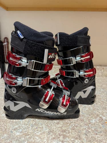 22 22.5 Nordica Dobermann pro 130 downhill Ski Boots (Used) 220 225