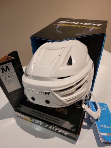 Medium Bauer Re-Akt 150 Helmet (New)