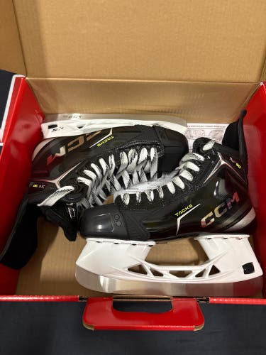 2024 CCM Tacks XF 90 Hockey Skates Senior Regular Width 7.5 (New)