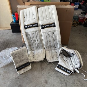 35" True L87 Goalie Leg Pads Pro Stock (Used)