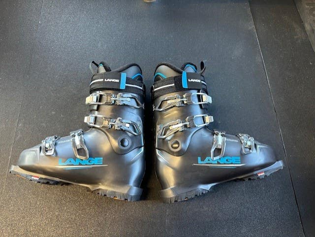 Mondo 26.5 Women's Lange RX Pro RTL Ski Boots Medium Flex (New)