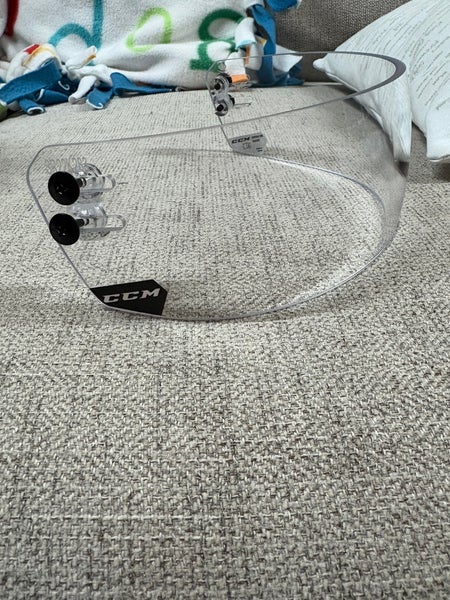 CCM VRPRO SHORT visor (Used)