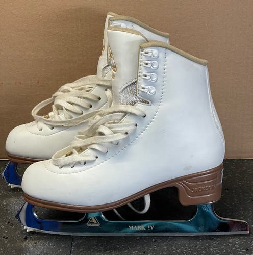 Used Jackson Artiste Figure Skates Size 5