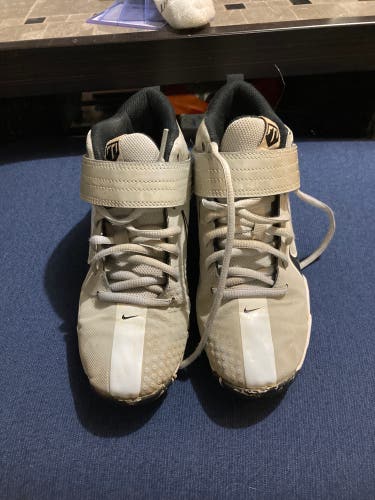 Gray Kid's 5.5Y (Big Kids / Youth) Youth Nike Trout High Top Molded Cleats (Used)