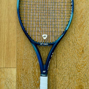 Yonex EZONE 26 Junior (2022 Sky Blue) - LIKE NEW!