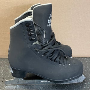 Used Jackson Mystique Figure Skates Size 2.5M