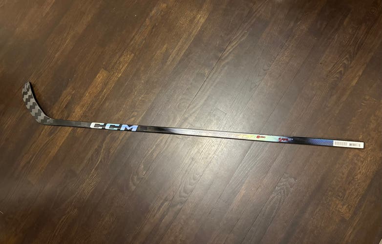 Senior CCM JetSpeed FT8 Pro Left Hand Hockey Stick P28 65 Flex (New)