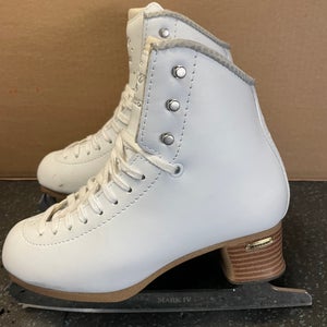 Used Jackson Evo Figure Skates Size 3.5M