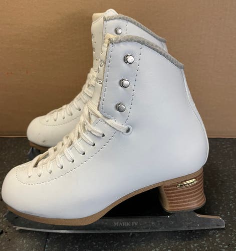 Used Jackson Evo Figure Skates Size 3.5M