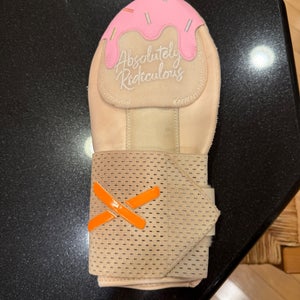 (Used)Absolutely Ridiculous Sliding Mitt