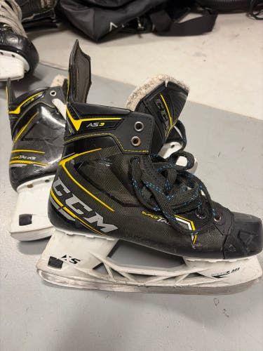 CCM Super Tacks AS3 Hockey Skates Regular Width 9 (Used)