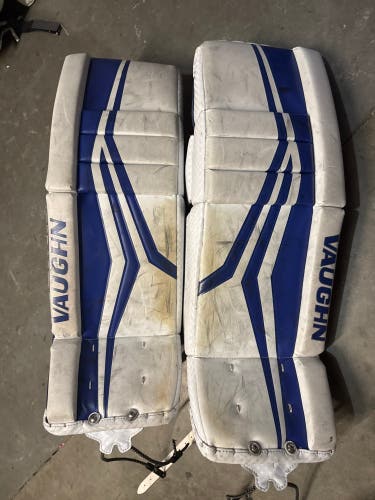 28"+2 Vaughn Goalie Leg Pads (Used Very Good Condition)