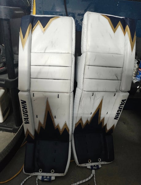 35" NCAA Vaughn Pro V Elite Pro Carbon Goalie Leg Pads (Used)