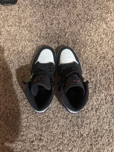 White Unisex Size M 8.0 (W 9.0) Adult Air Jordan 1 Mid Shoes (Used)