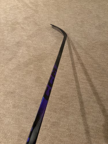 Intermediate CCM Ribcor Trigger 10 Pro Right Handed Hockey Stick P29 55 Flex (New)