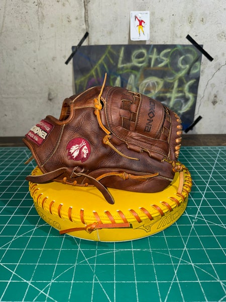 Nokona Walnut Classic W-1200 12 Inch Full Grain Steerhide Baseball Glove