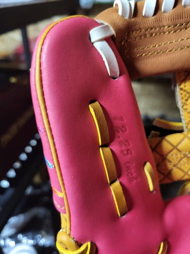 2025 Outfield RH Ice cream dip Baseball Glove 12.25" (New)