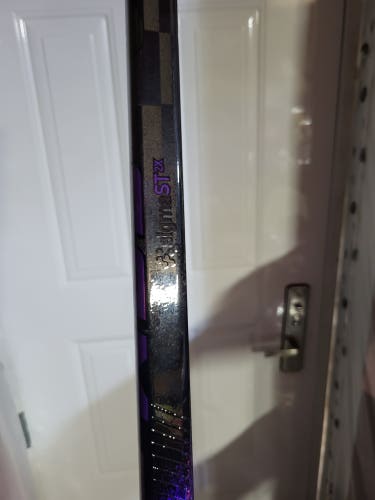 Senior CCM Ribcor Trigger 10 Pro Right Handed Hockey Stick P28 70 Flex (New)