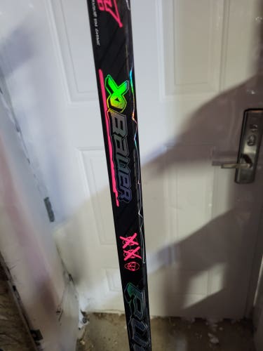 Graffiti edition. Senior Bauer Pulse Left Hand Hockey Stick P28 77 Flex Pro Stock (New)