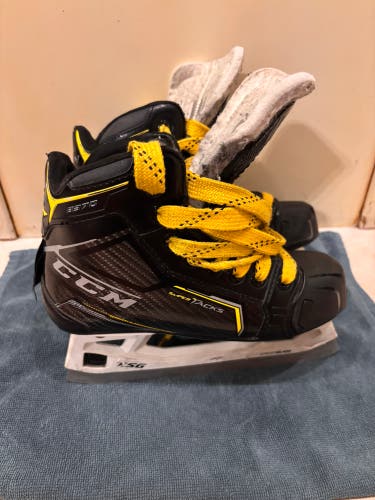 CCM 9370G Goalie Skates size 2