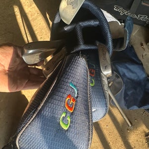 Junior 2020 Cleveland CGJ Medium Right Handed Clubs (Full Set) Regular Flex 7 Pieces (Used)