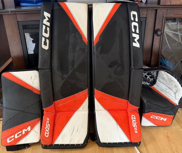 28" CCM Axis 2.5 Regular Goalie Full Set (Used)