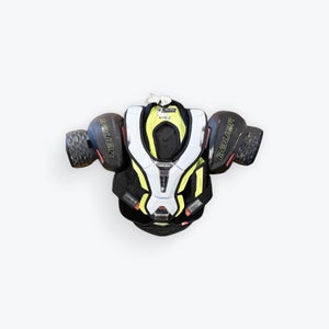 Small Junior Bauer Vapor Hyperlite Shoulder Pads (Used)