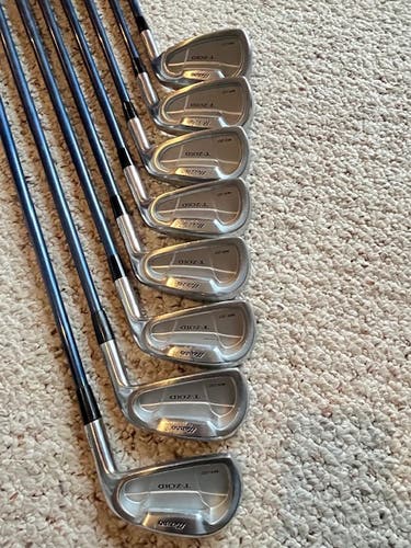 Men's Mizuno T Zoid Right Handed Iron Set Regular Flex Graphite Shaft (Used)