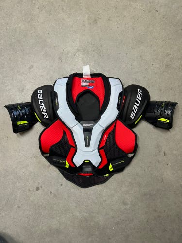 Senior Large Bauer Vapor Hyperlite NHL Boston Bruins Pro Stock Shoulder Pads (New)