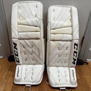30" CCM Extreme Flex E5.9 Goalie Leg Pads (Used)