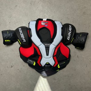 Senior Large Bauer Vapor Hyperlite NHL Seattle Kraken Pro Stock Shoulder Pads (New)