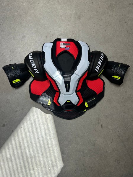 Senior Large Bauer Vapor Hyperlite NHL Washington Capitals Pro Stock Shoulder Pads (New)