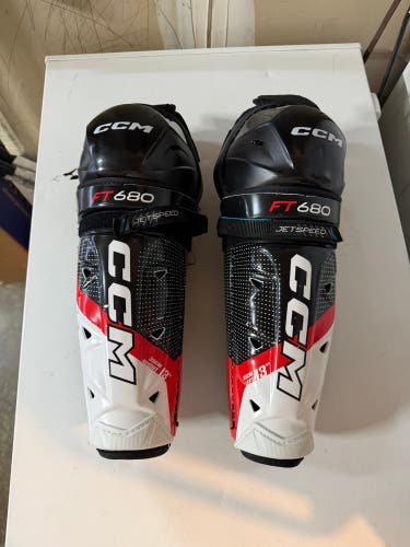 Junior CCM JetSpeed FT680 13" Shin Pads (New)