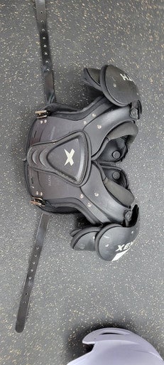 Used Xenith FLYTE MEDIUM YTH FB Shoulder Pads Black MD 11497-S000156224