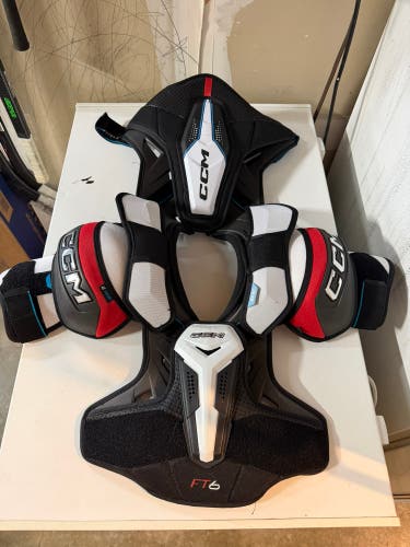Large Junior CCM JetSpeed FT6 Shoulder Pads (New)