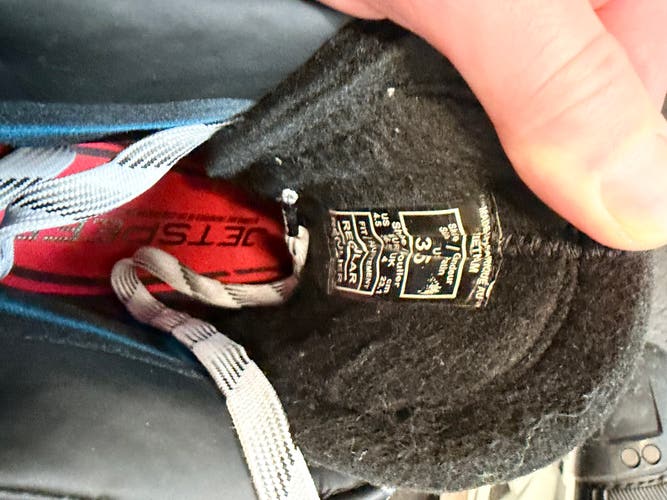 2025 CCM JetSpeed FT890 Hockey Skates Regular Width Size 3.5 (Used)