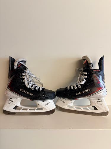 2025 Bauer Vapor Fly40 Hockey Skates Regular Width Size 1 (Used) Brand new steel never sharpened