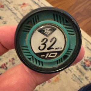 2025 Louisville Slugger Kryo Composite Bat (-10) 22 oz 32" (Used)