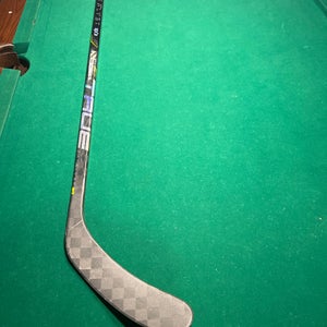 Junior True Catalyst 9x3 Left Hand Hockey Stick 40 Flex Pro Stock (Used)