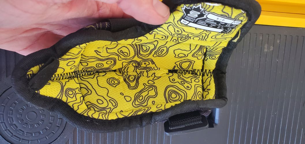 Youth Small Sher-Wood Rekker Elbow Pads (Used)