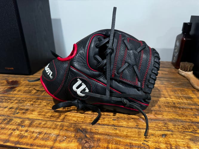 Wilson A950 RH Baseball Glove 11.5" (Used)