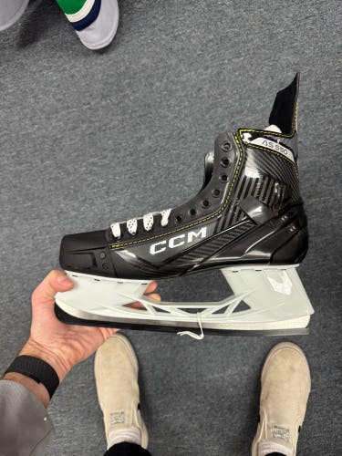 CCM AS-550 Hockey Skates Regular Width (New) *See Description*