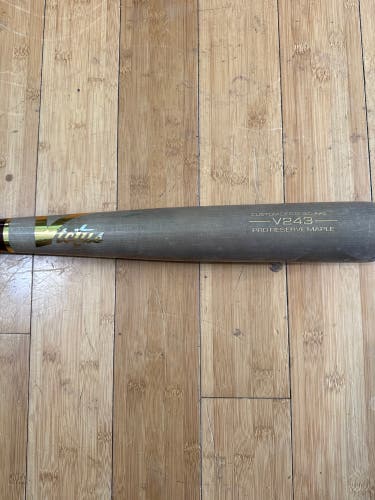 2023 Victus BBCOR Certified Bat (-3) 30 oz 33" (Used)