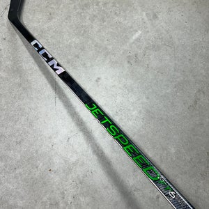 85 Flex P28M Senior CCM JetSpeed FT6 Pro Right Hand Hockey Stick Pro Stock (Used)