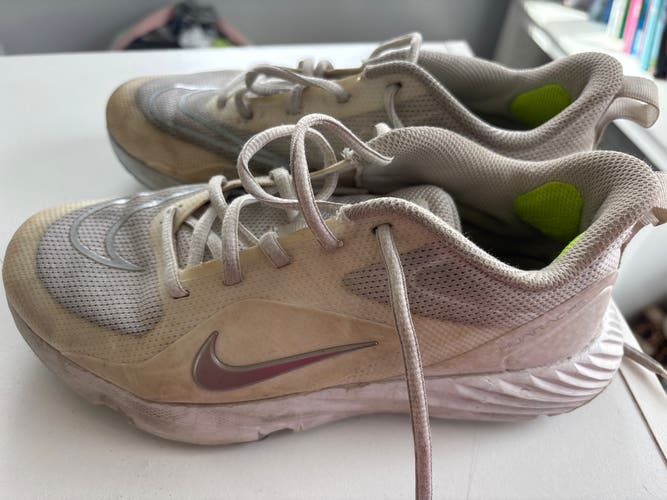 White Women's Size M 4.5 (W 5.5) Adult Nike Huarache Shoes (Used)