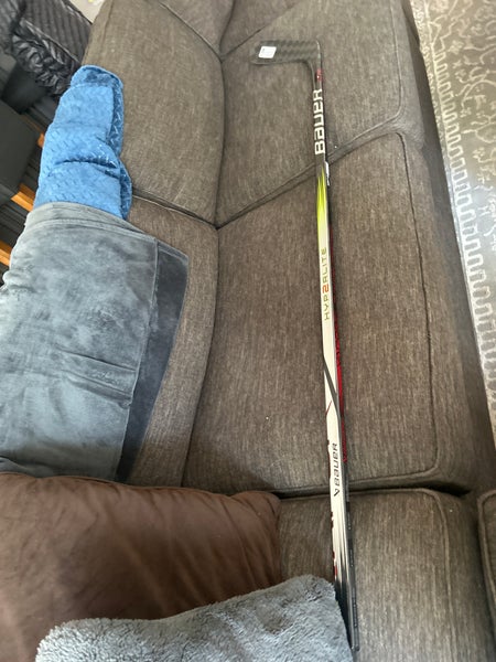 Intermediate Bauer Vapor Hyperlite 2 Left Hand Hockey Stick P90TM 65 Flex (New)